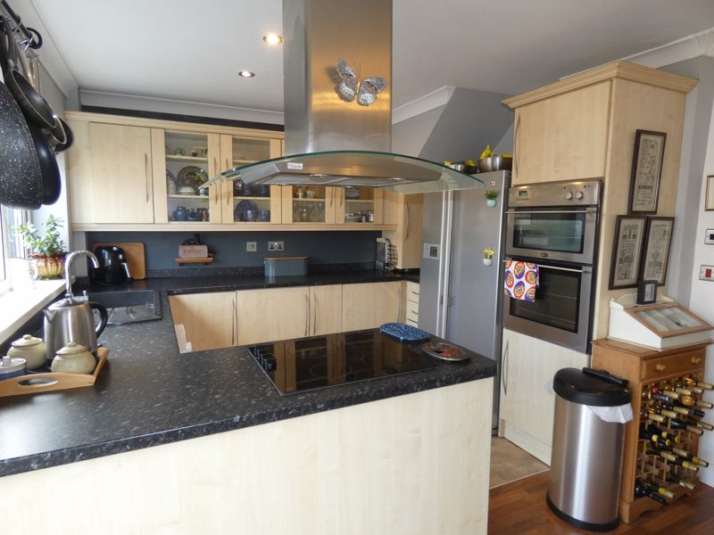 Kitchen/Diner- click for photo gallery